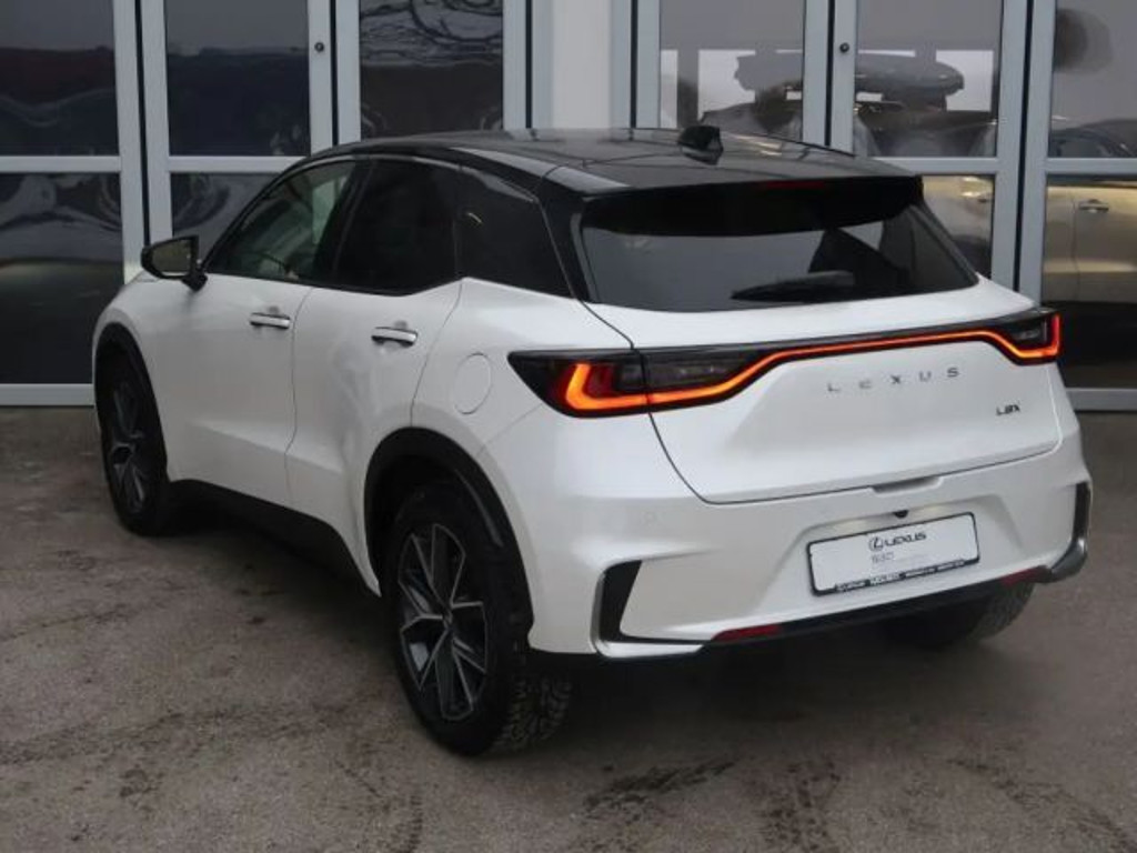 Lexus LBX