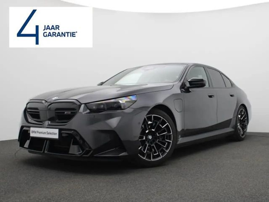 BMW M5 Sedan Drive pro