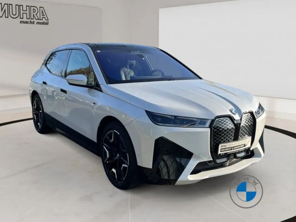 BMW iX