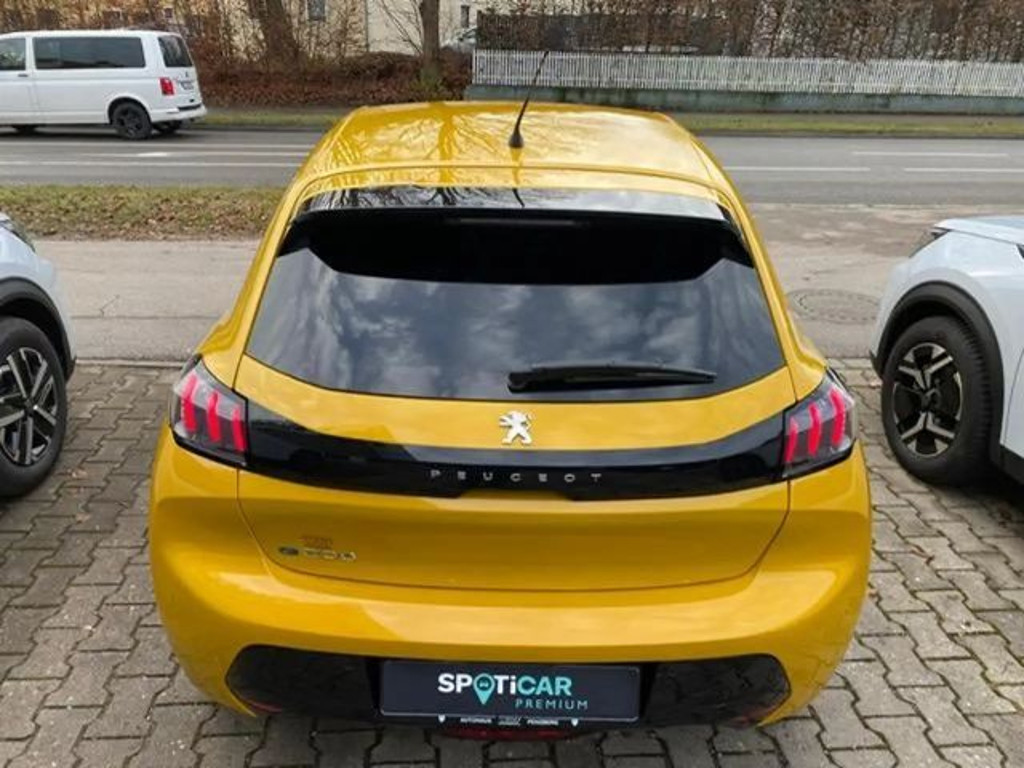 Peugeot e-208