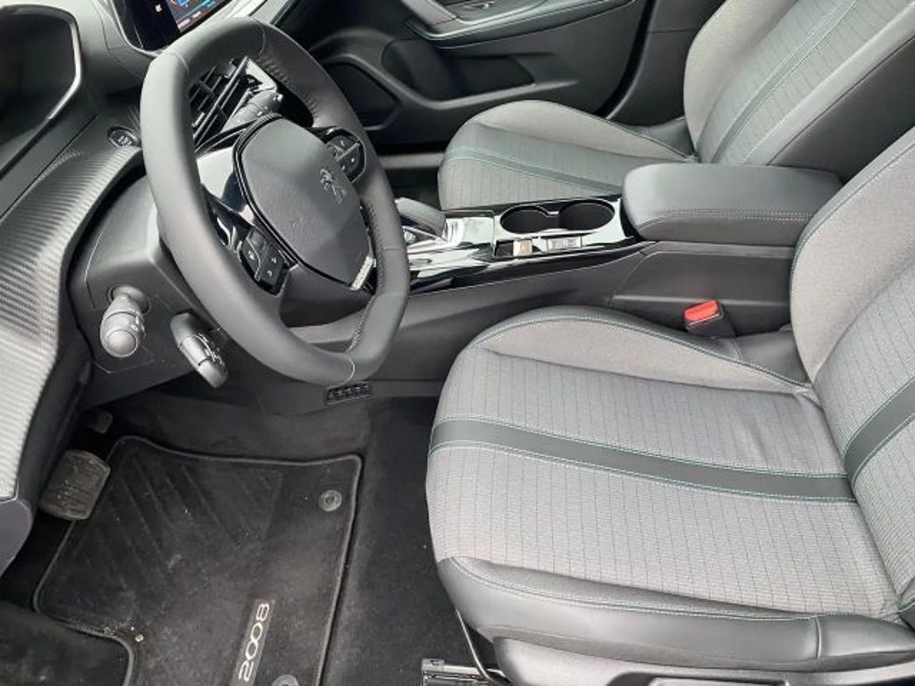 Peugeot e-2008