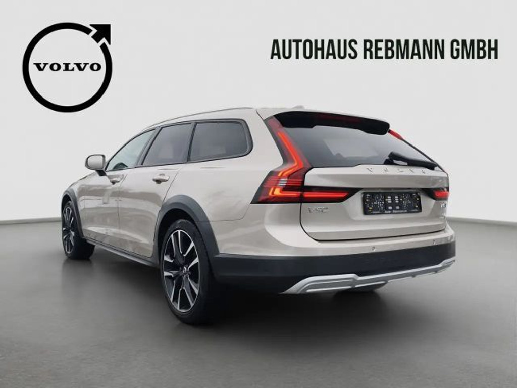 Volvo V90 Cross Country