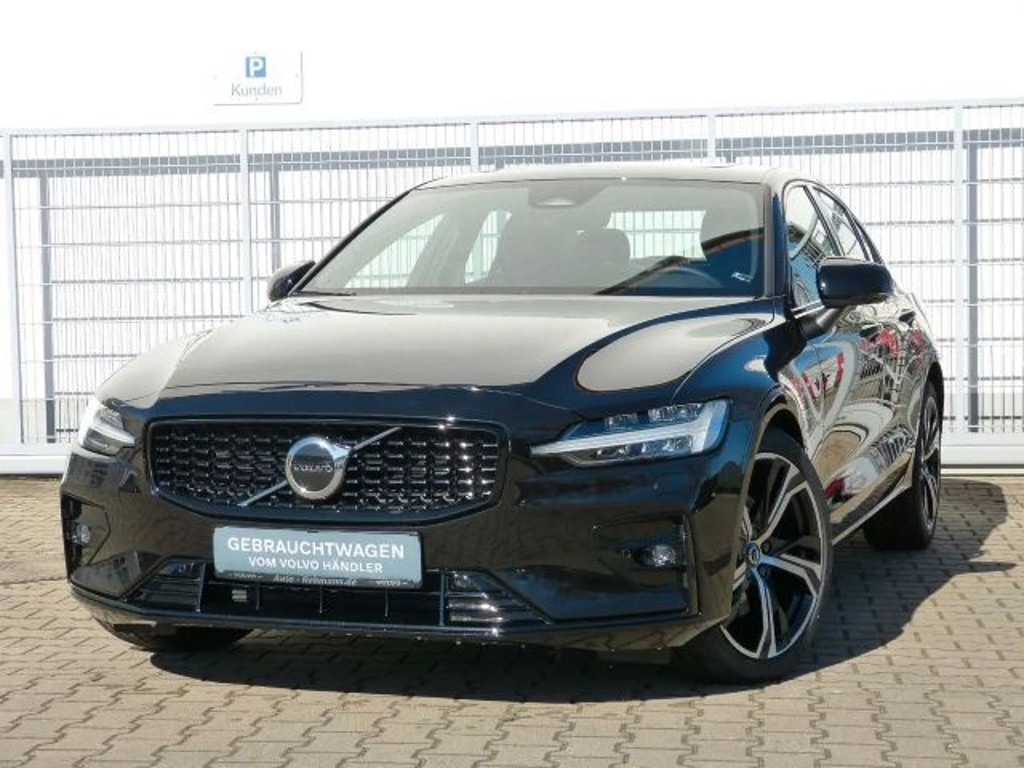 Volvo S60 Plus Dark