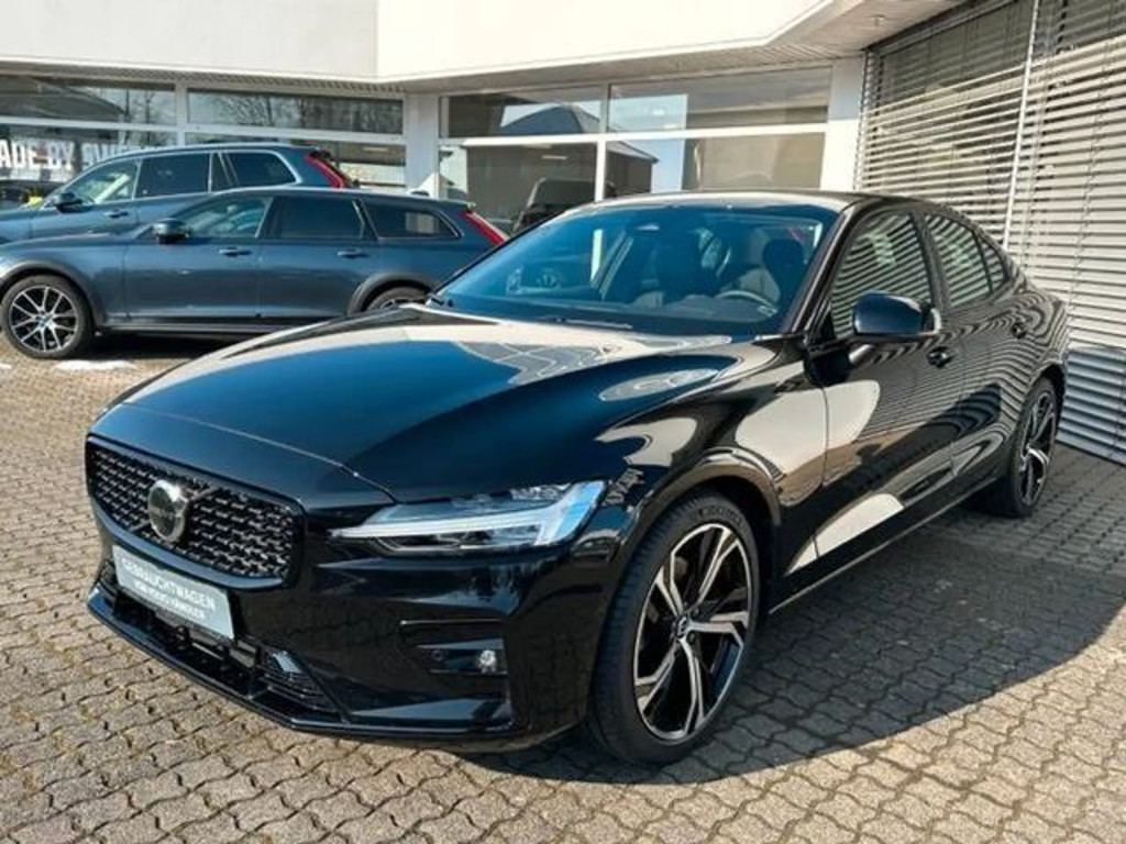 Volvo S60 Plus Dark