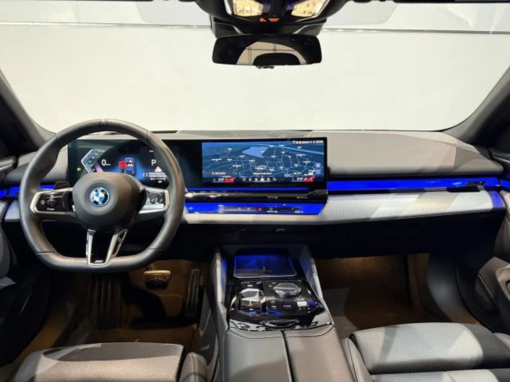 BMW i5