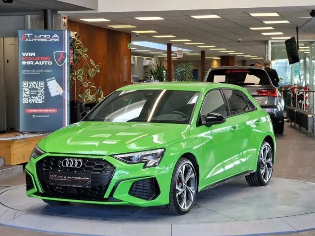 Audi A3 Sedan S-Line S-Tronic Hybride 45 TFSI
