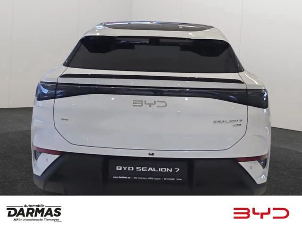 BYD Sealion 7