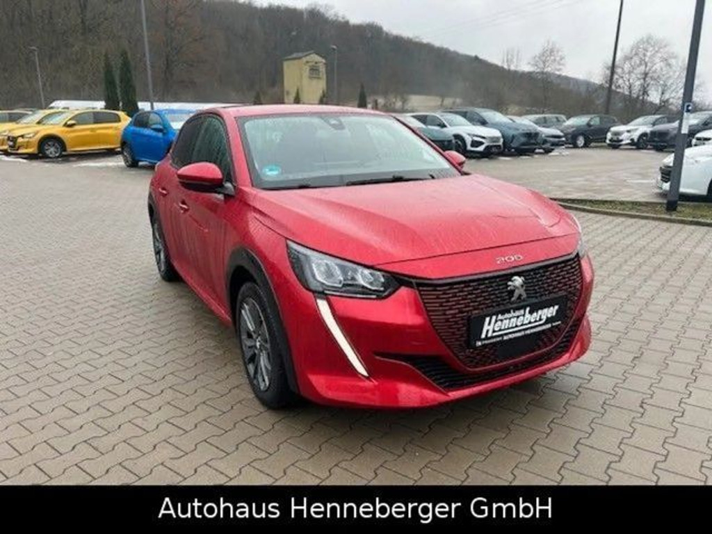 Peugeot e-208