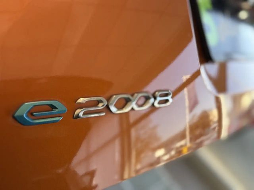 Peugeot e-2008