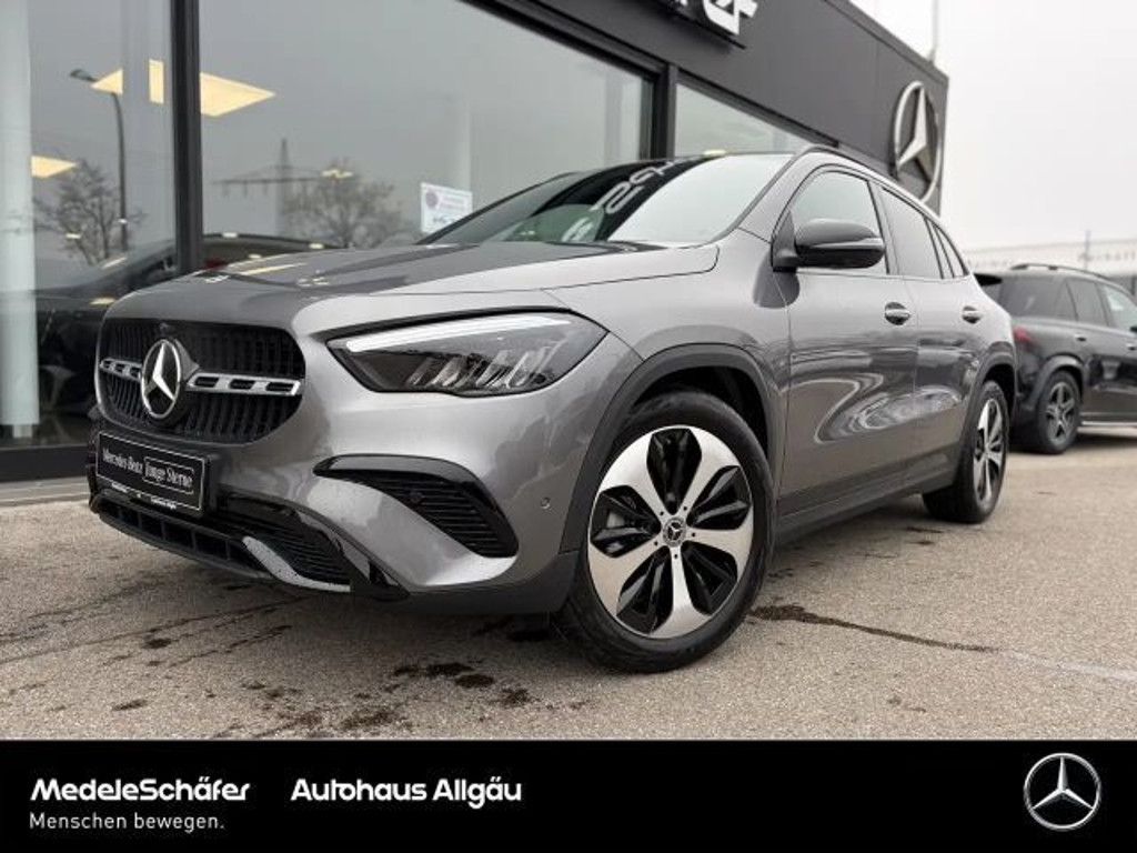 Mercedes-Benz GLA-Klasse GLA 200 GLA 200 Night AHK Distro Keyless Led 360° Ambi