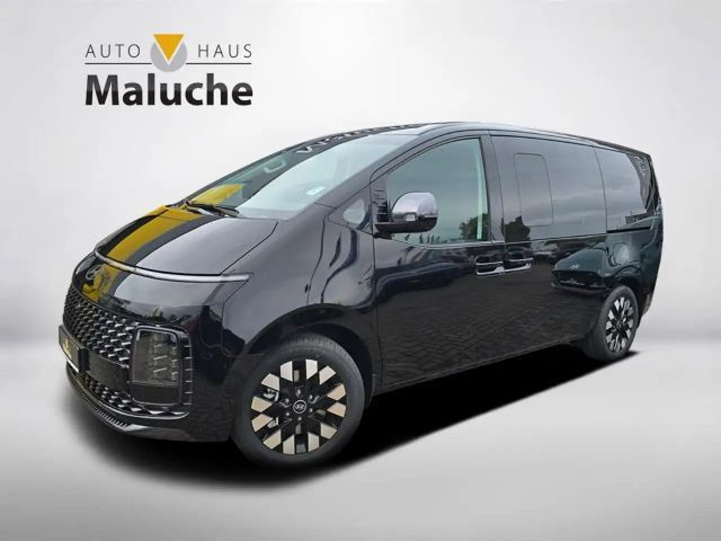 Hyundai Staria Signature