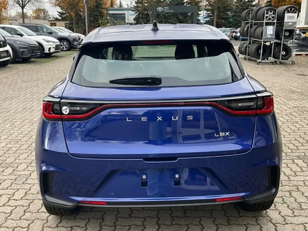 Lexus LBX