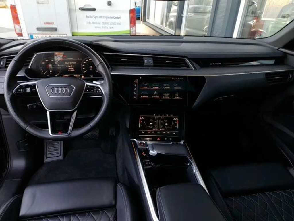 Audi e-tron