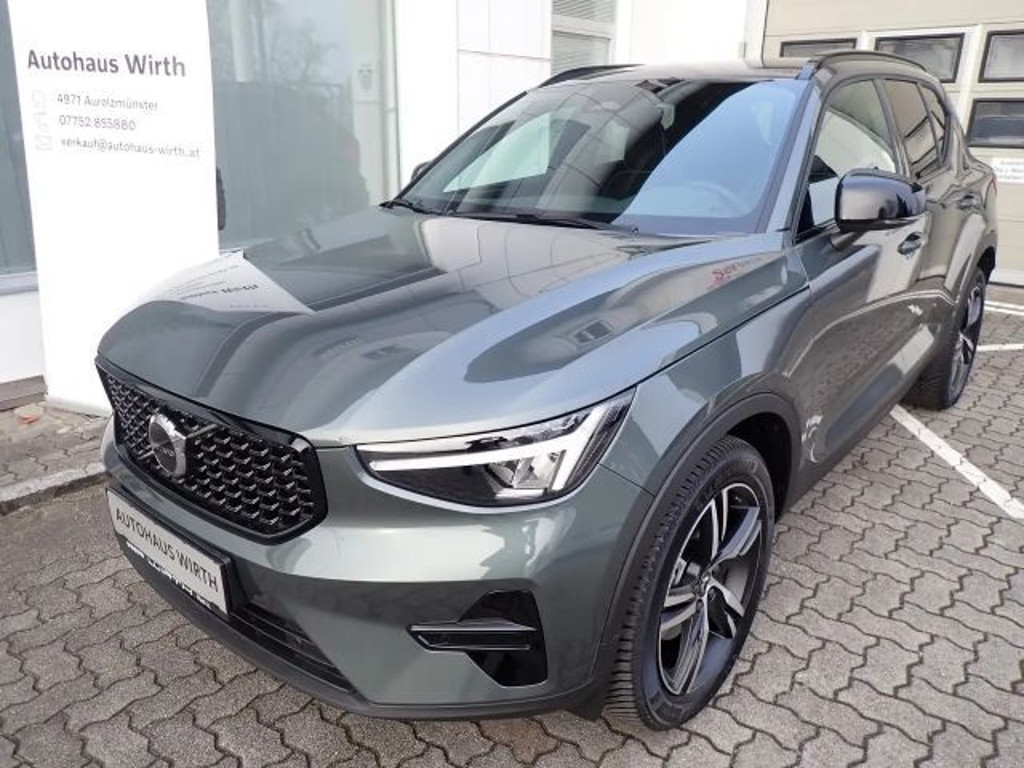 Volvo XC40 Plus Dark