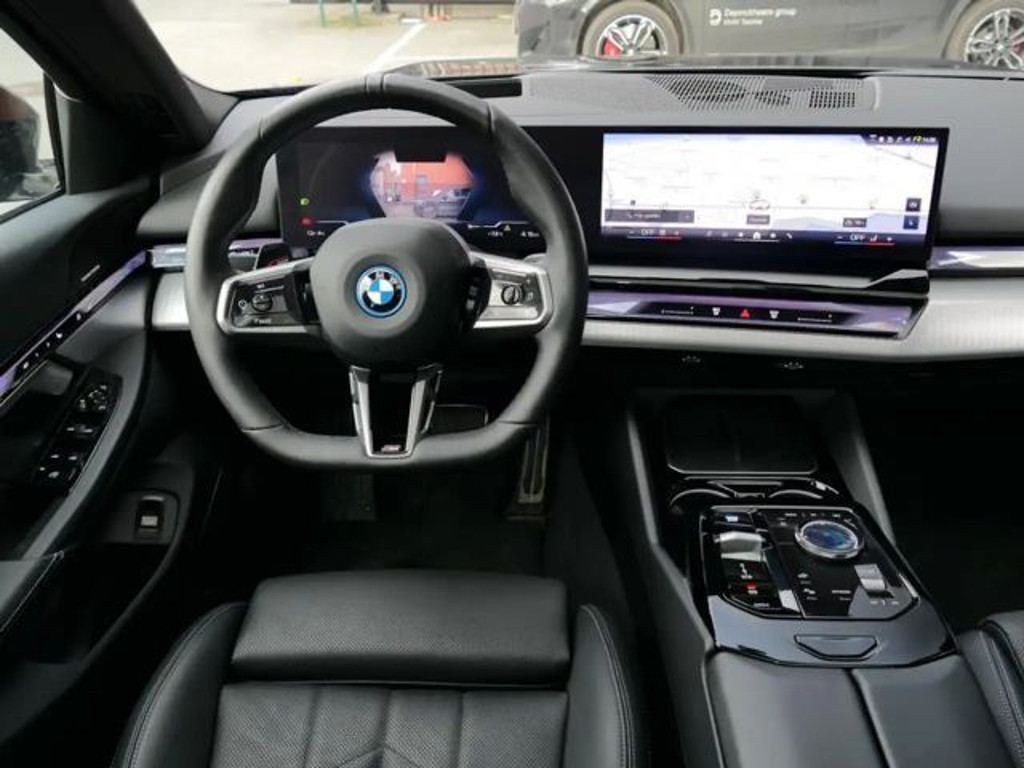 BMW i5