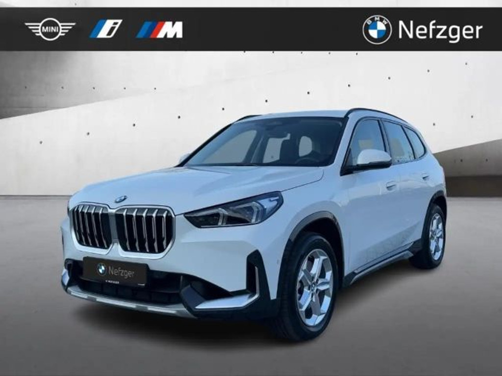 BMW X1 xDrive23i xLine Park-Assistent AHK PANO LED
