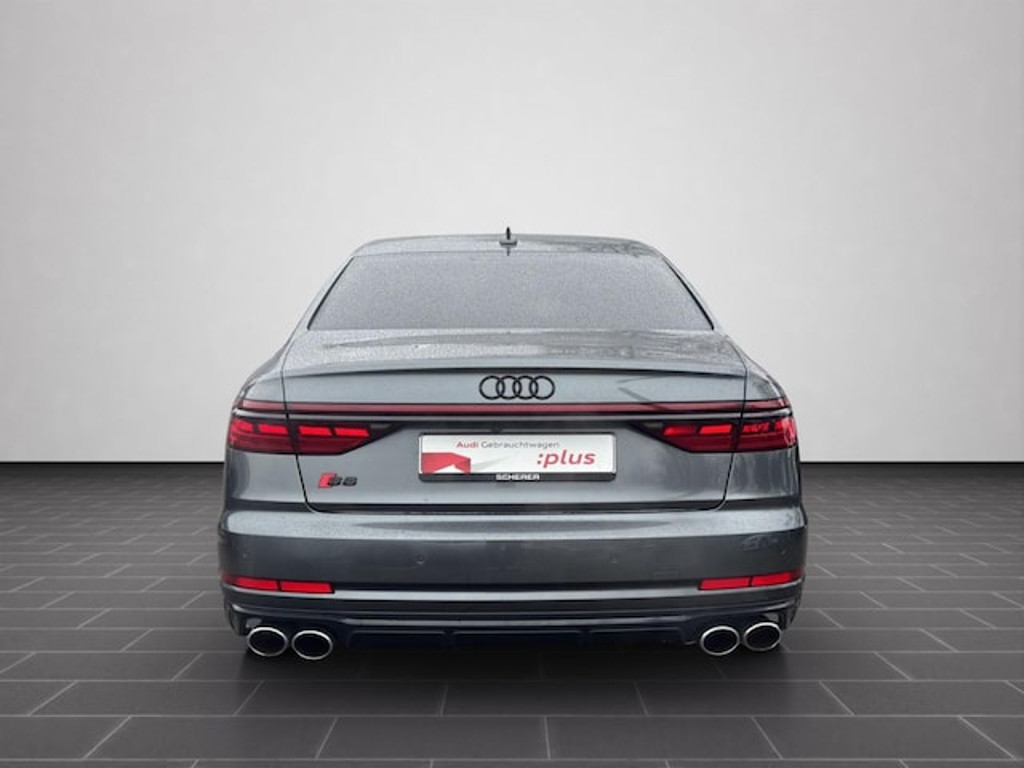 Audi S8