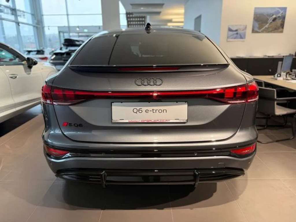 Audi SQ6 e-tron
