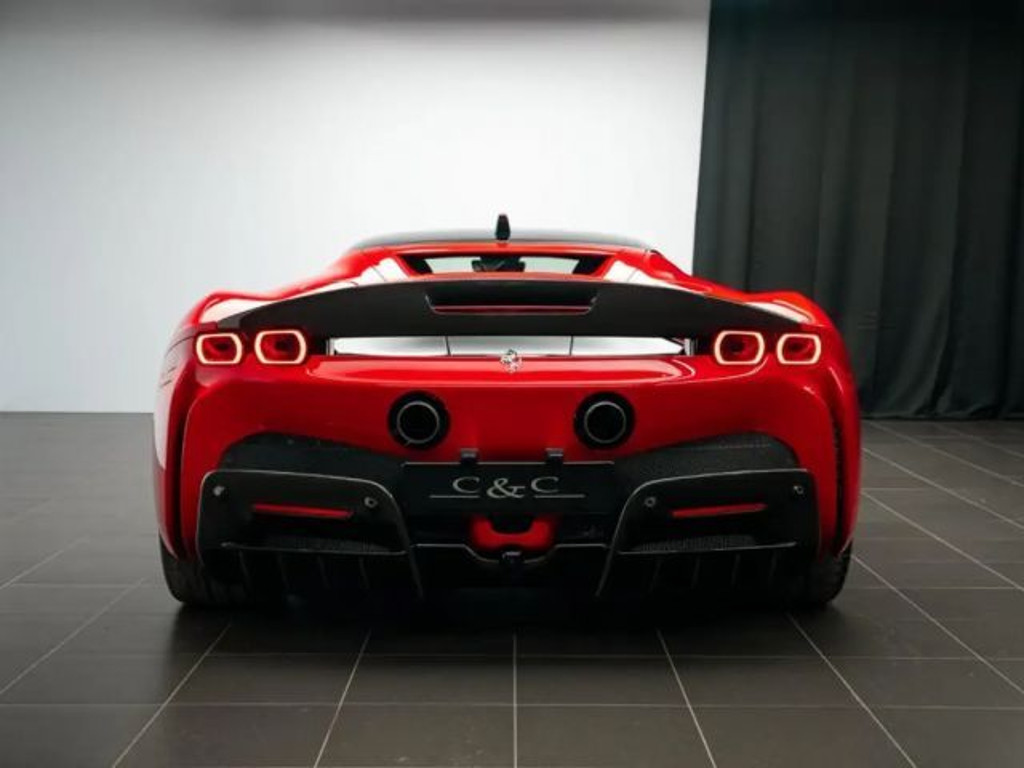 Ferrari SF90