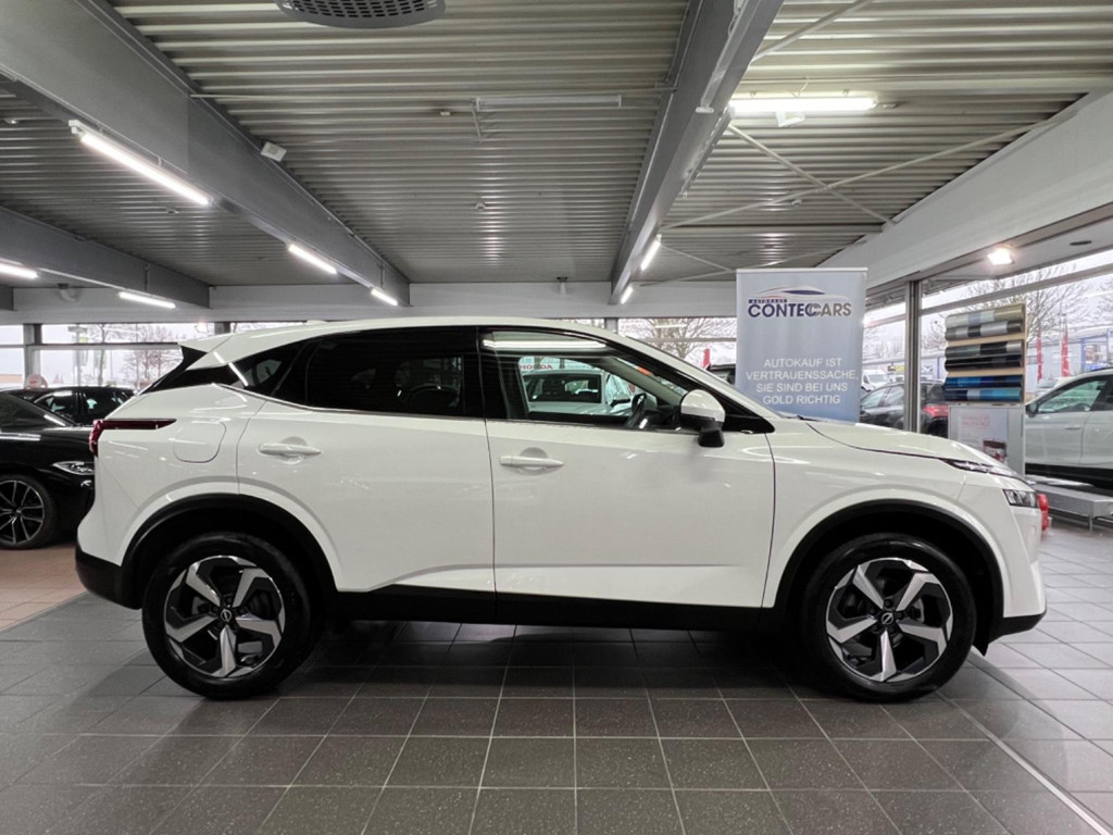 Nissan Qashqai 1.3 Connecta LED+KEYLESS+360°+ACC+VC uvm
