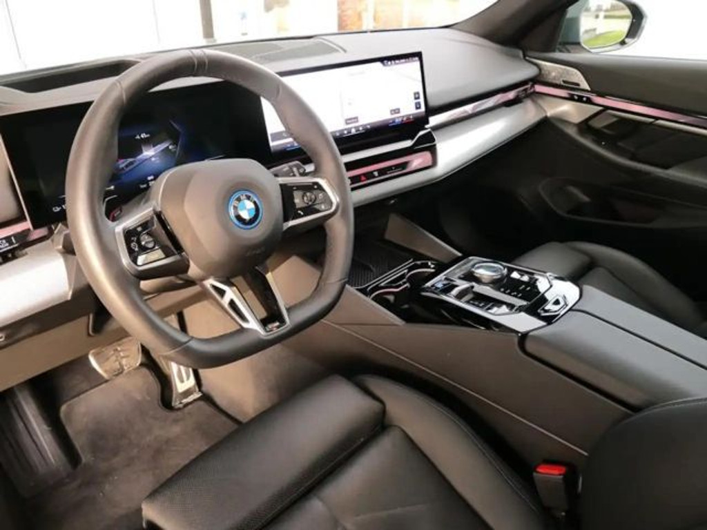 BMW i5