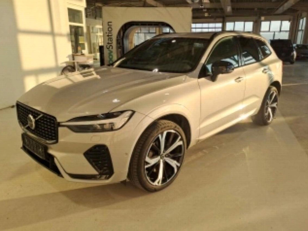 Volvo XC60 AWD Plus Dark