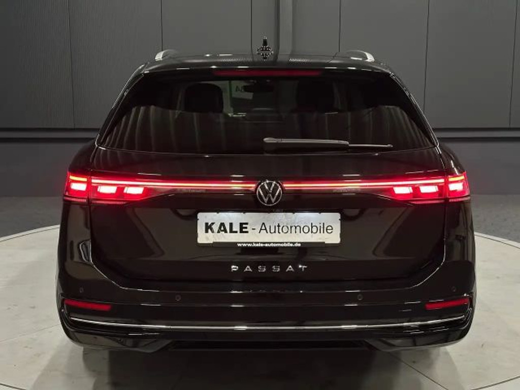 Volkswagen Passat Sport Variant 2.0 TDI Elegance Elegance