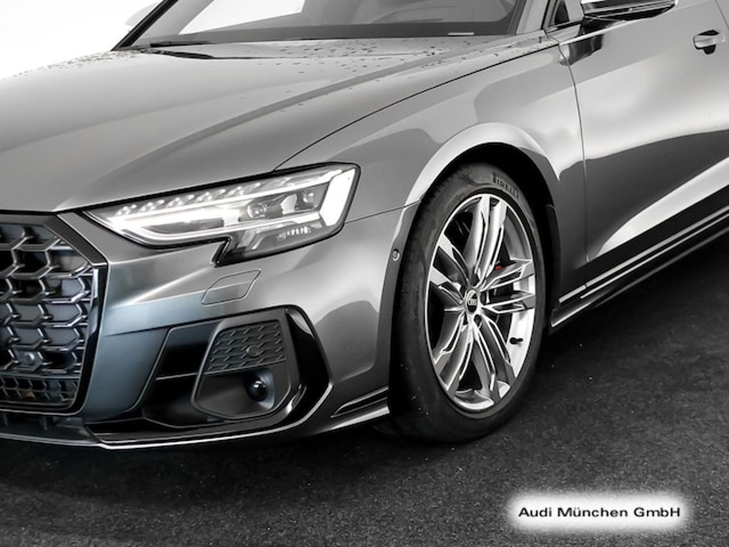Audi S8