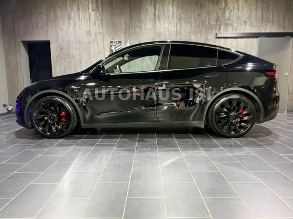 Tesla Model Y Performance Dual Motor AWD