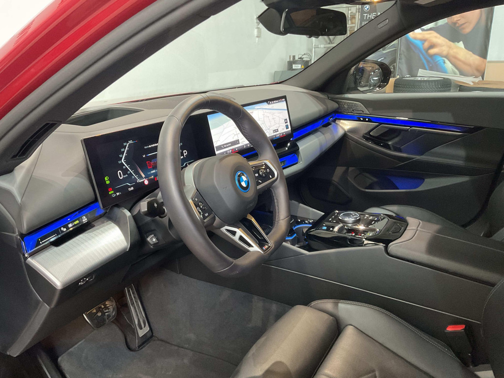 BMW i5
