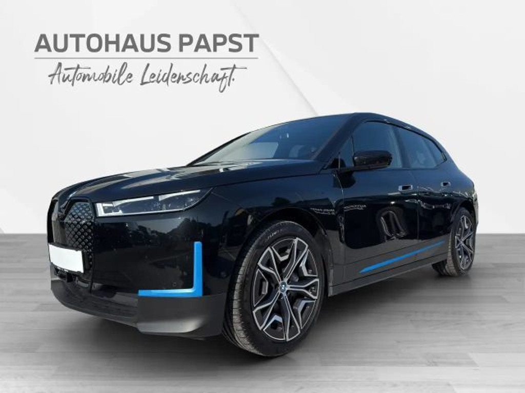 BMW iX *** LUFTFEDERUNG ** INTEGRAL AKLTIVLENKUNG / LASER