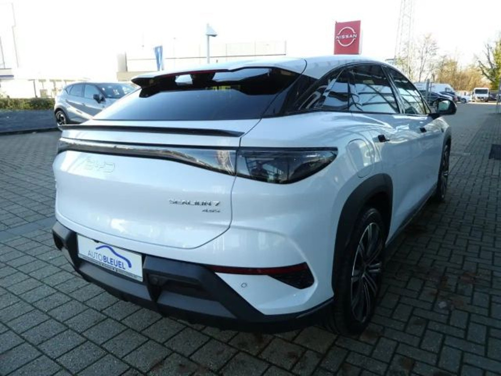 BYD Sealion 7