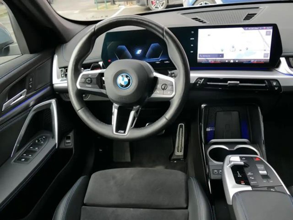 BMW iX1