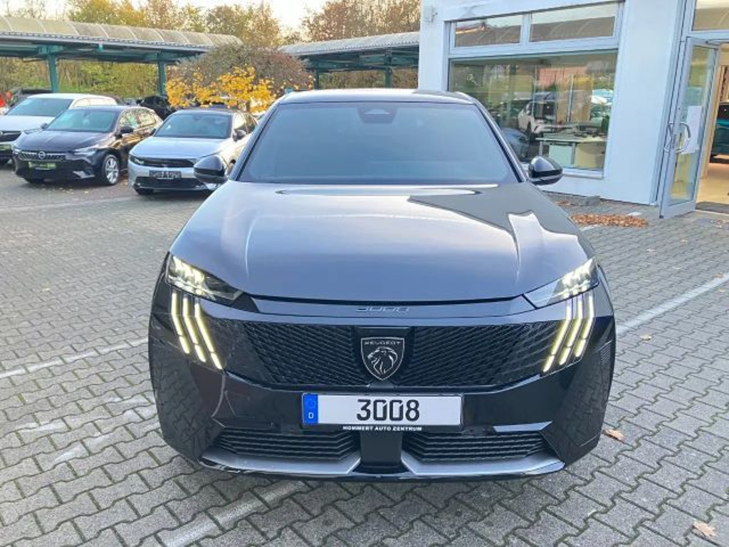 Peugeot E-3008