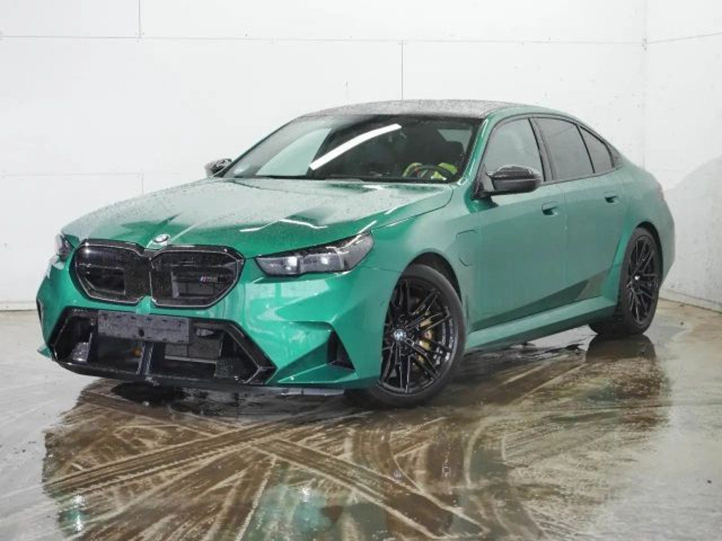 BMW M5 Sedan