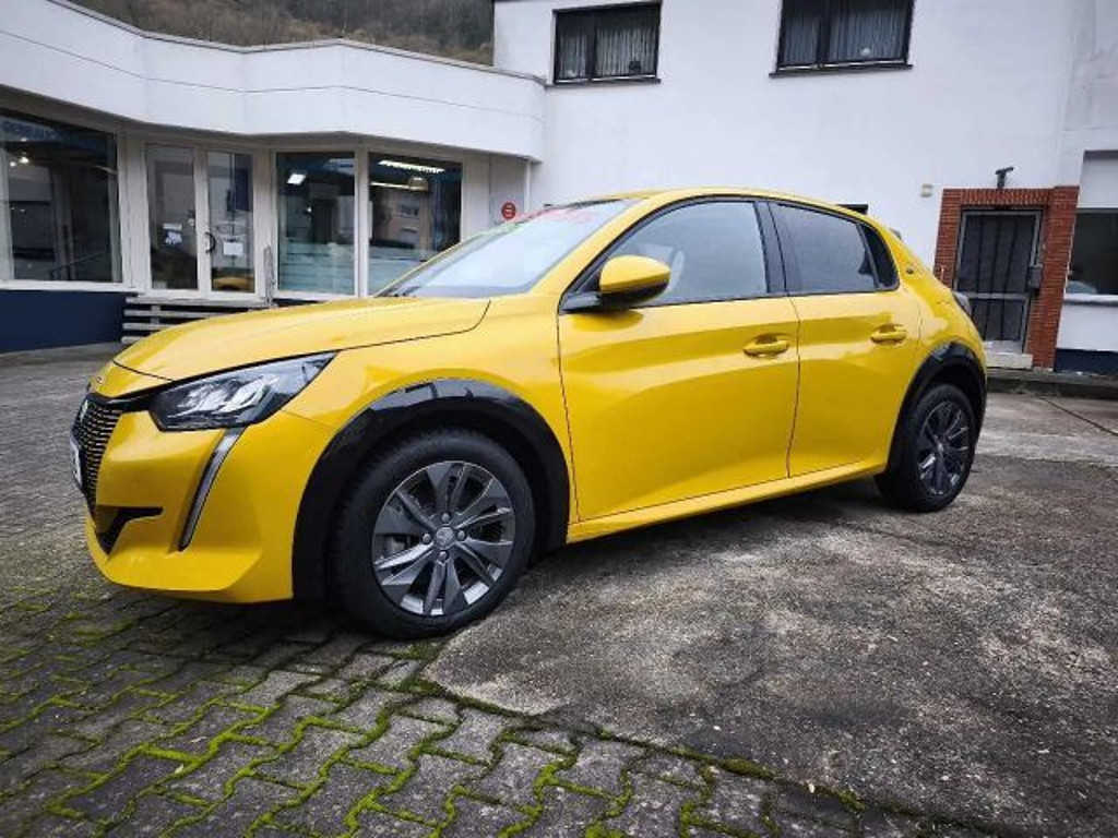 Peugeot e-208
