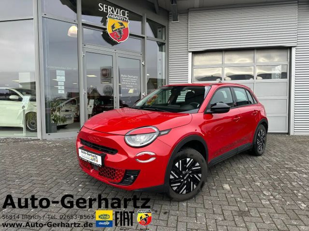 Fiat 600e RED / CarPlay / LED