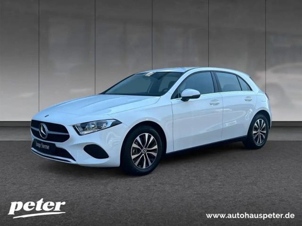 Mercedes-Benz A-Klasse A 180 MBUX+Wide+AHK+Cam+Navi+AUT+SHZ