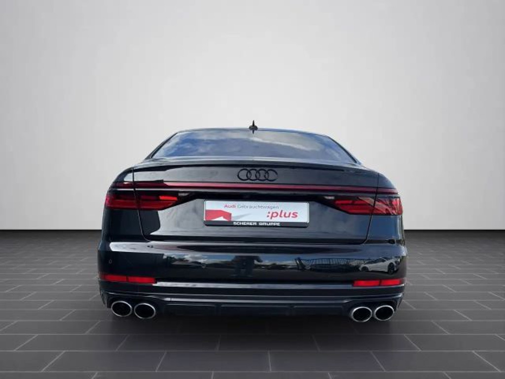 Audi S8