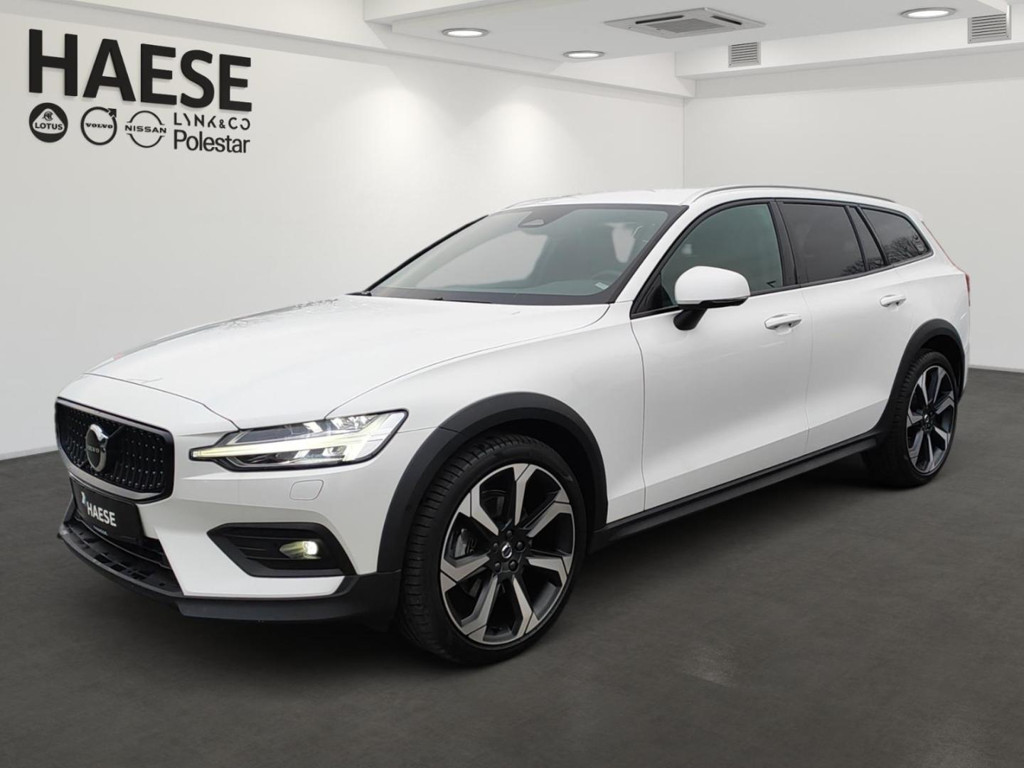 Volvo V60 Cross Country AWD Plus