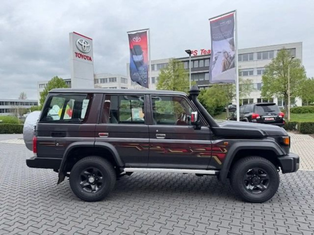 Toyota Land Cruiser