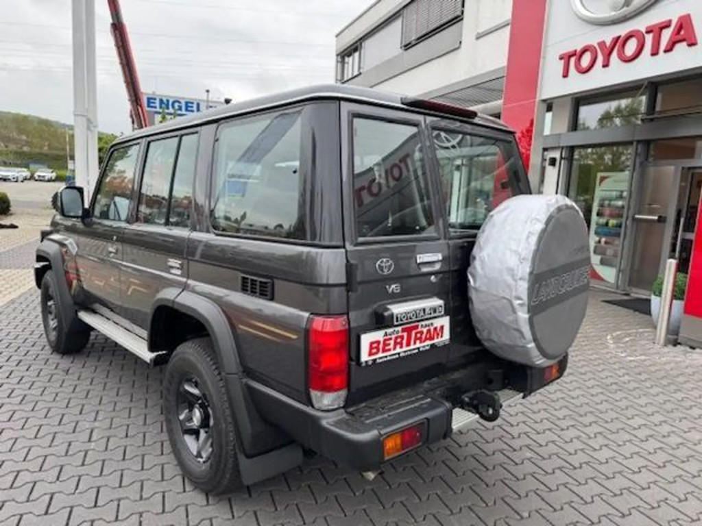 Toyota Land Cruiser