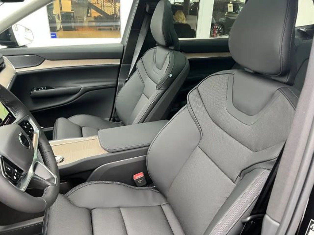 Volvo EX90