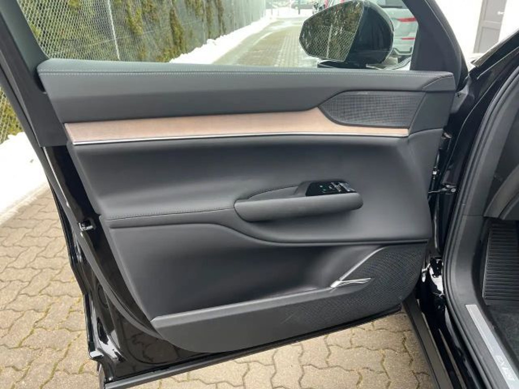 Volvo EX90