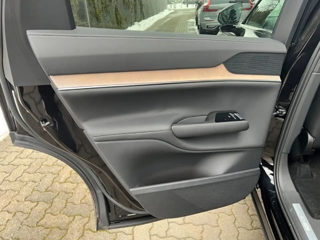 Volvo EX90