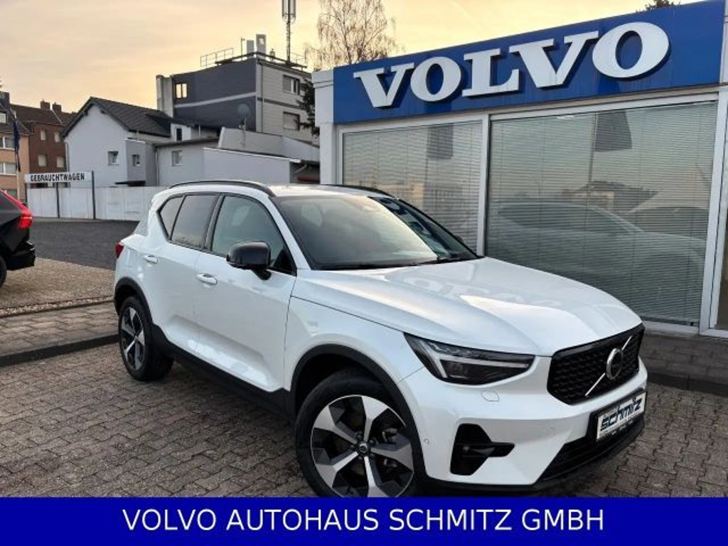 Volvo XC40 Plus Dark