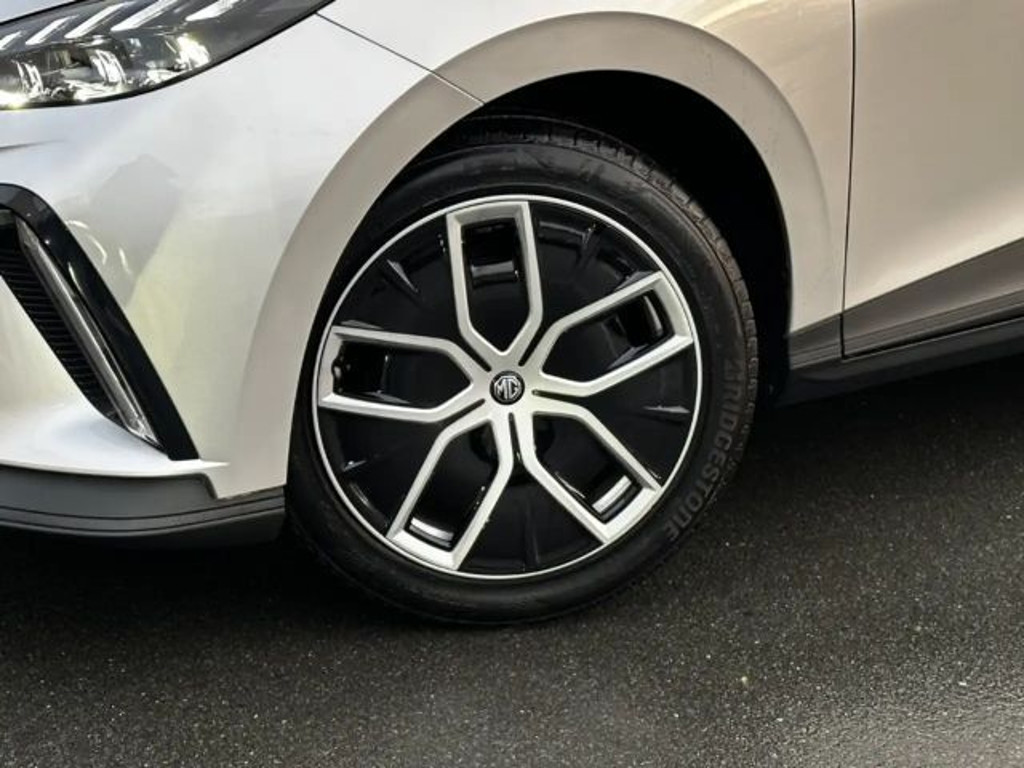 MG MG4 Luxury 51 kWh 64 kWh