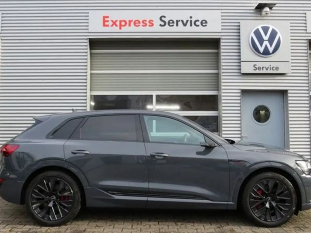 Audi Q8 e-tron Quattro S-Line 50