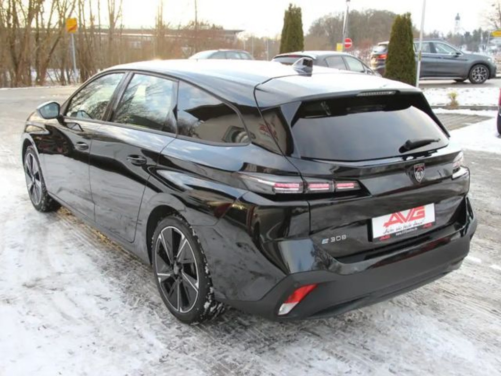 Peugeot e-308