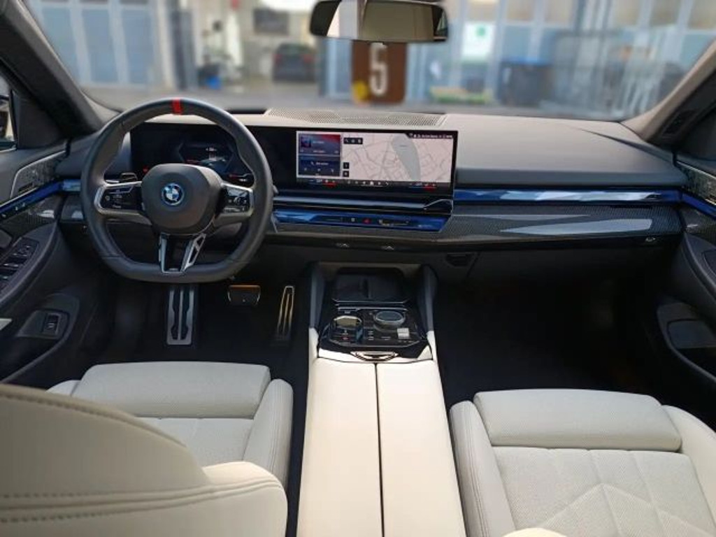 BMW i5